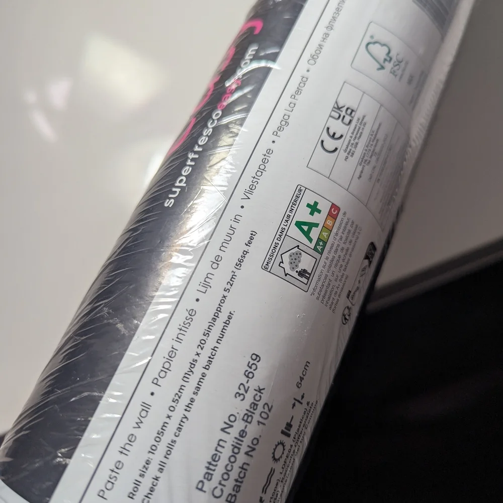 ⭐NWT Graham And Brown Superfresco Crocodile Black Wallpaper